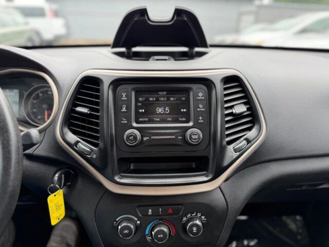 2017 Jeep Cherokee Sport Image 32