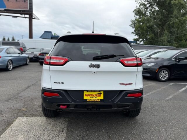 2015 Jeep Cherokee Trailhawk Lower Image 2