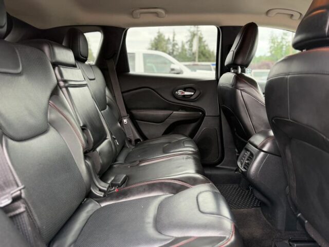 2015 Jeep Cherokee Trailhawk Image 17