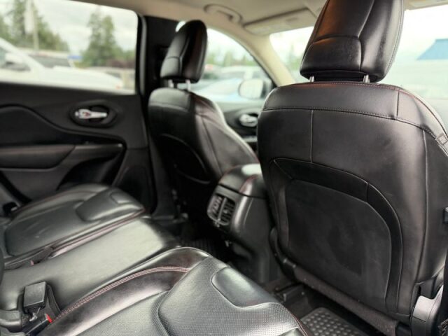 2015 Jeep Cherokee Trailhawk Image 18