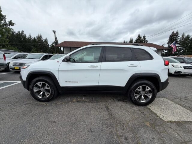 2015 Jeep Cherokee Trailhawk Upper Image 2