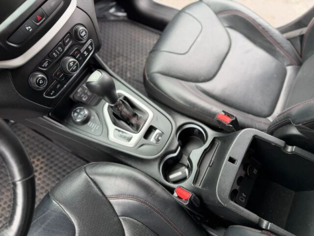2015 Jeep Cherokee Trailhawk Image 35