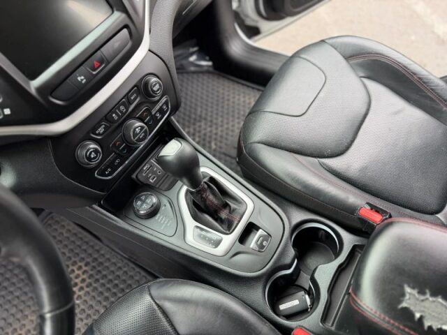 2015 Jeep Cherokee Trailhawk Image 34