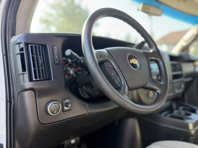 2015 Chevrolet Express 2500 Cargo Image 17