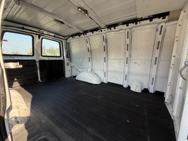 2015 Chevrolet Express 2500 Cargo Image 9