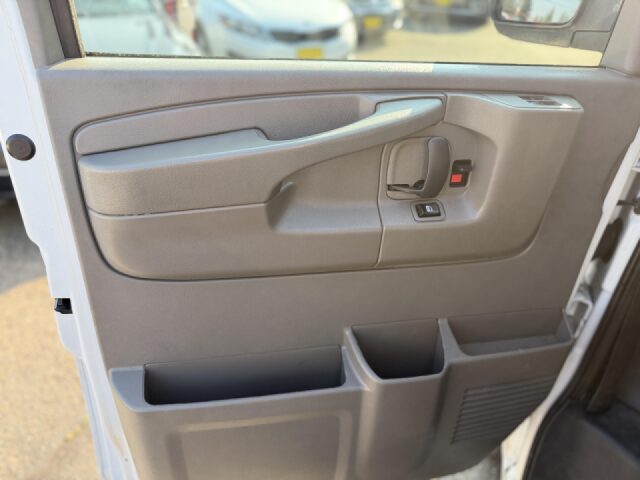 2015 Chevrolet Express 2500 Cargo Image 16