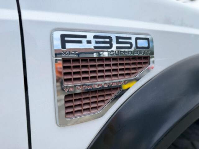 2009 Ford F-350 Super Duty FX4 Crew Cab Image 13