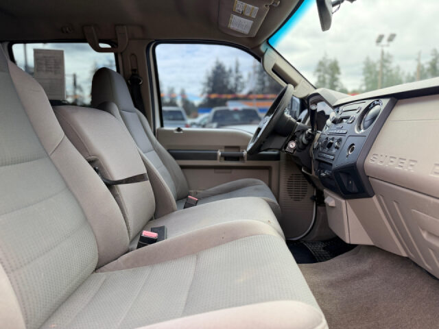 2009 Ford F-350 Super Duty FX4 Crew Cab Image 17