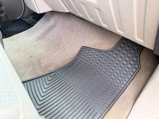 2009 Ford F-350 Super Duty FX4 Crew Cab Image 19