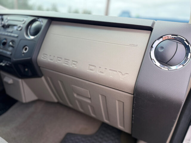 2009 Ford F-350 Super Duty FX4 Crew Cab Image 20