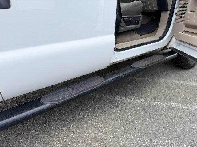 2009 Ford F-350 Super Duty FX4 Crew Cab Image 24