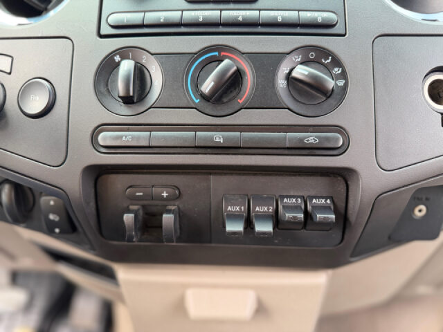 2009 Ford F-350 Super Duty FX4 Crew Cab Image 42