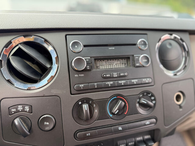 2009 Ford F-350 Super Duty FX4 Crew Cab Image 44