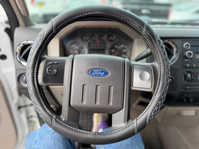 2009 Ford F-350 Super Duty FX4 Crew Cab Image 45