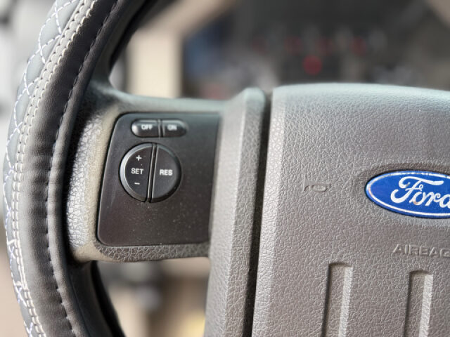 2009 Ford F-350 Super Duty FX4 Crew Cab Image 46